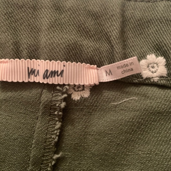 Francessas Collection Green Medium Shorts - Picture 4 of 4